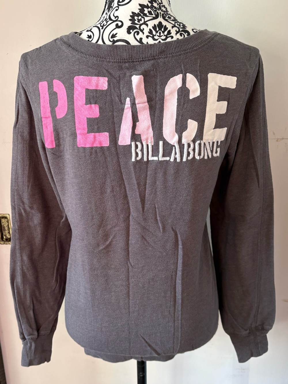 Billabong 'PEACE' Charcoal, Pink & White Pullover Lightweight Sweatshirt, Large